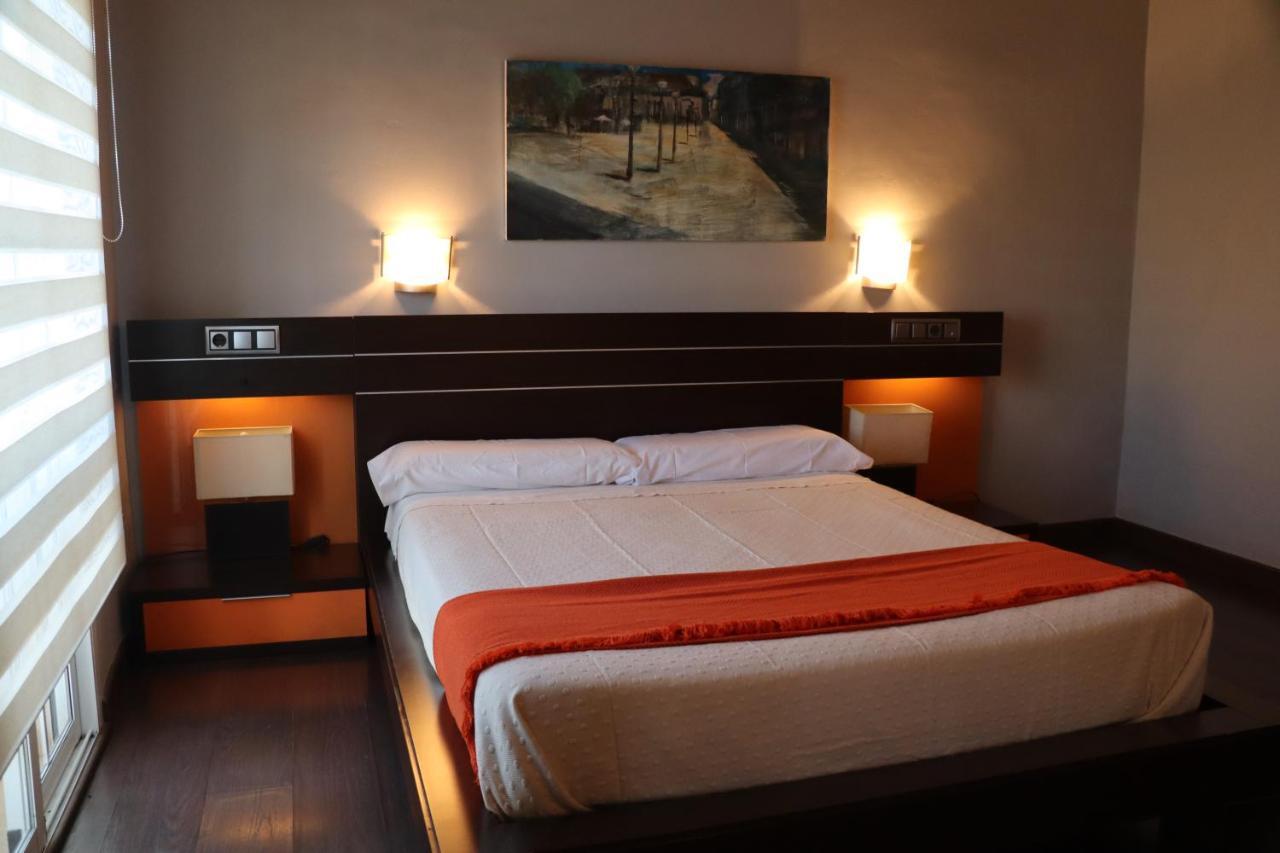 Hotel Las Navas Malagon Exterior photo